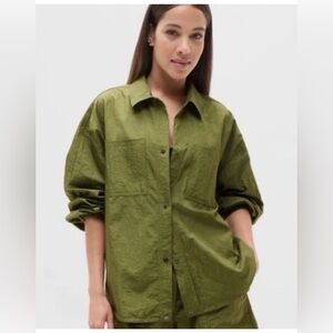 Athleta Lunar Sheen Shirt Women’s XXS Picoline Olive Adjustable Hem 100% Nylon